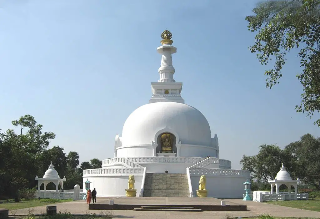 Vaishali stupa and Ashoka pillar